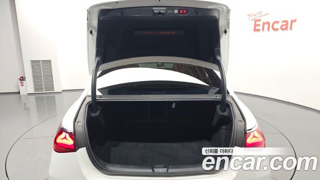 Mercedes-Benz E-Class (W214) E200 Avantgarde 2024 — фото 31