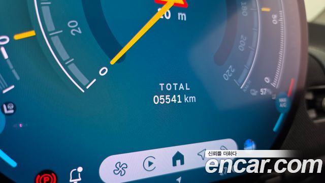 MINI Cooper Electric (IV) SE Classic 2024 — фото 8