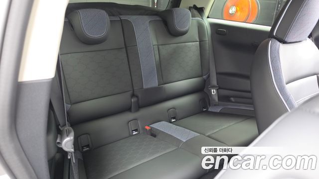MINI Cooper Electric (IV) SE Classic 2024 — фото 16