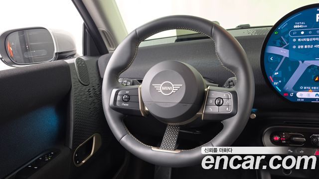 MINI Cooper Electric (IV) SE Classic 2024 — фото 17