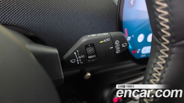 MINI Cooper Electric (IV) SE Classic 2024 — фото 23