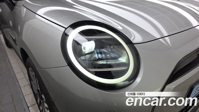 MINI Cooper Electric (IV) SE Classic 2024 — фото 28