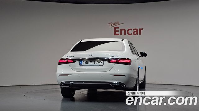 Mercedes-Benz E-Class (W213) E220d 4MATIC Exclusive 2023 — фото 4