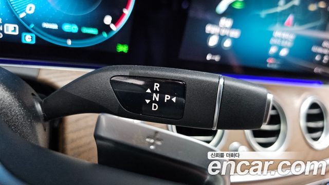 Mercedes-Benz E-Class (W213) E220d 4MATIC Exclusive 2023 — фото 9