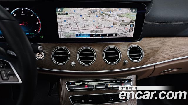 Mercedes-Benz E-Class (W213) E220d 4MATIC Exclusive 2023 — фото 14