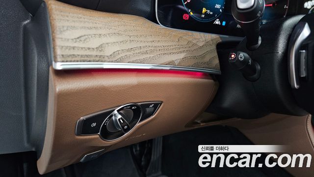 Mercedes-Benz E-Class (W213) E220d 4MATIC Exclusive 2023 — фото 32