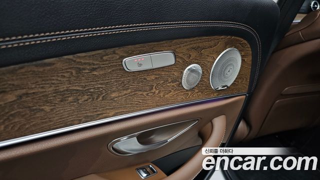 Mercedes-Benz E-Class (W213) E220d 4MATIC Exclusive 2023 — фото 35