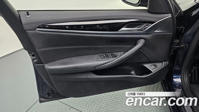 BMW 5 Series (G30) 520i Luxury 2020 — фото 24