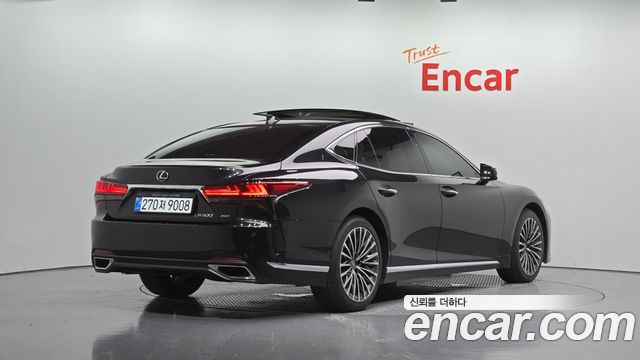 Lexus LS500 (V) 3.5 Luxury AWD 2024 — фото 2