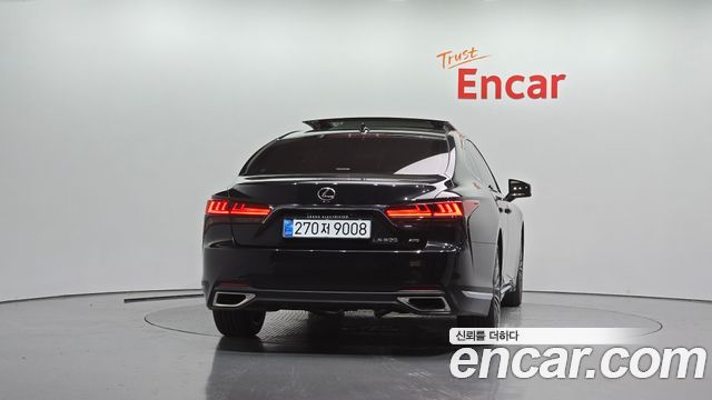 Lexus LS500 (V) 3.5 Luxury AWD 2024 — фото 4