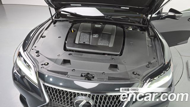 Lexus LS500 (V) 3.5 Luxury AWD 2024 — фото 6