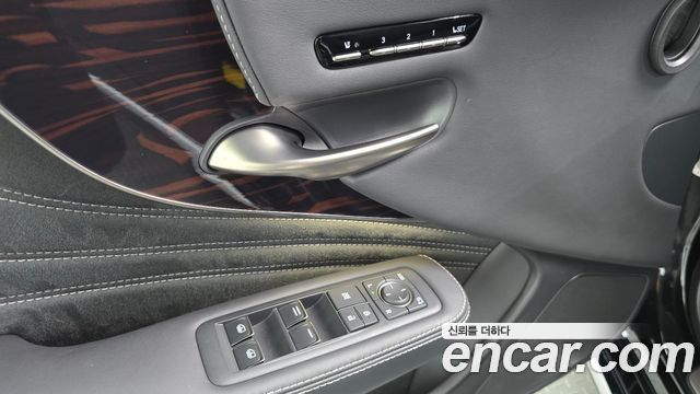 Lexus LS500 (V) 3.5 Luxury AWD 2024 — фото 17