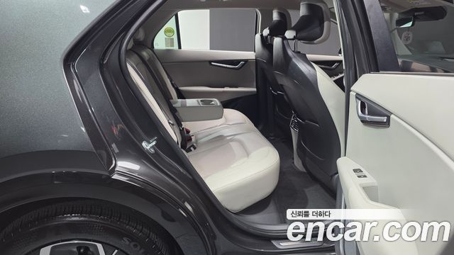 Kia Niro EV Earth 2024 — фото 11