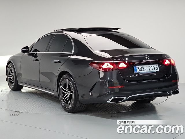 Mercedes-Benz E-Class (W214) E300 4MATIC AMG Line 2025 — фото 4
