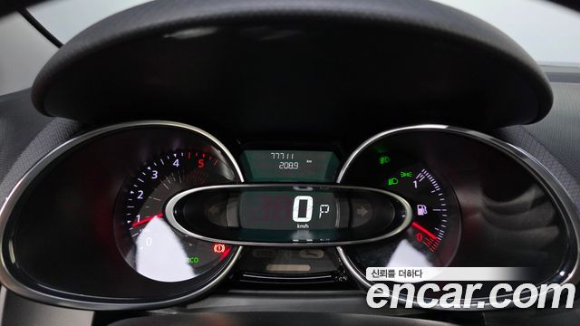 Renault Korea Clio Intens 2018 — фото 8