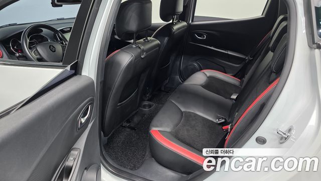 Renault Korea Clio Intens 2018 — фото 12