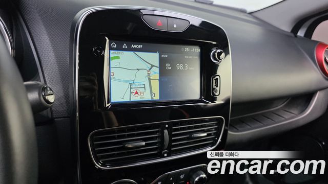 Renault Korea Clio Intens 2018 — фото 14