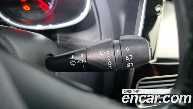 Renault Korea Clio Intens 2018 — фото 27