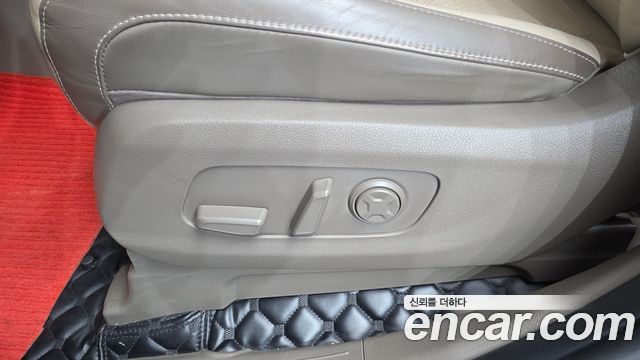 Kia Carnival (IV) Hi Limousine Conversion(LPG) 2023 — фото 31
