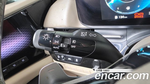 Kia Carnival (IV) Hi Limousine Conversion(LPG) 2023 — фото 35