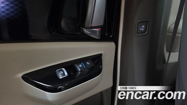 Kia Carnival (IV) Hi Limousine Conversion(LPG) 2023 — фото 39