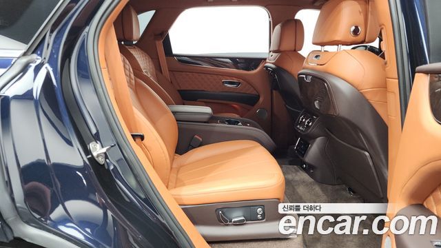 Bentley Bentayga 4.0 V8 2022 — фото 11