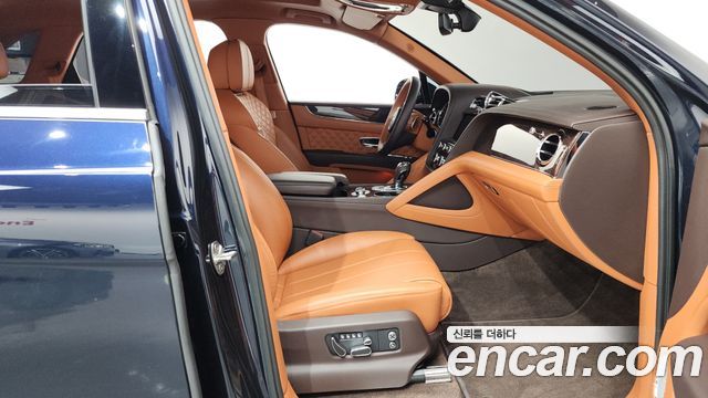 Bentley Bentayga 4.0 V8 2022 — фото 26