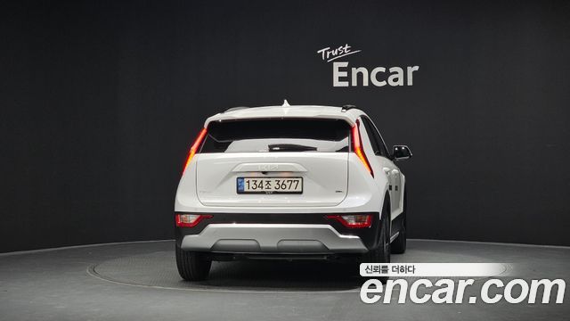 Kia Niro Prestige 2022 — фото 4