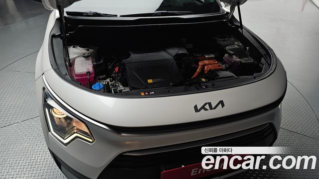Kia Niro Prestige 2022 — фото 6