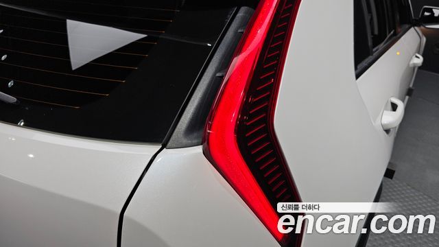 Kia Niro Prestige 2022 — фото 23