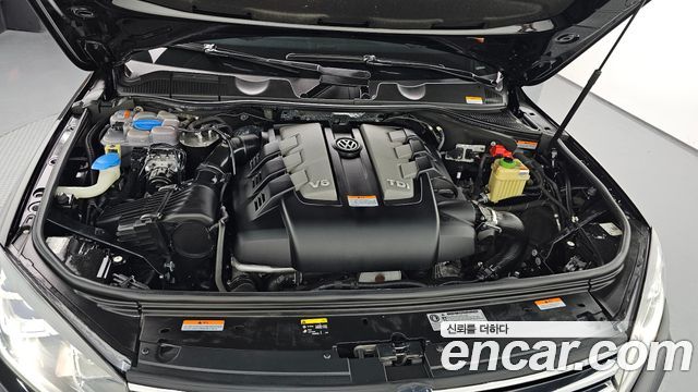 Volkswagen Touareg V6 3.0 TDI Bluemotion Premium 7P5 2016 — фото 6