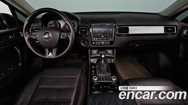Volkswagen Touareg V6 3.0 TDI Bluemotion Premium 7P5 2016 — фото 7