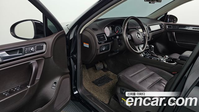 Volkswagen Touareg V6 3.0 TDI Bluemotion Premium 7P5 2016 — фото 10