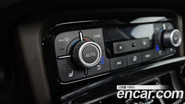 Volkswagen Touareg V6 3.0 TDI Bluemotion Premium 7P5 2016 — фото 17