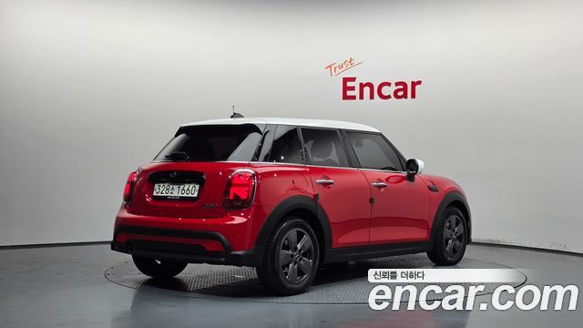 MINI Cooper 5Door Classic Third Generation 2023 — фото 2