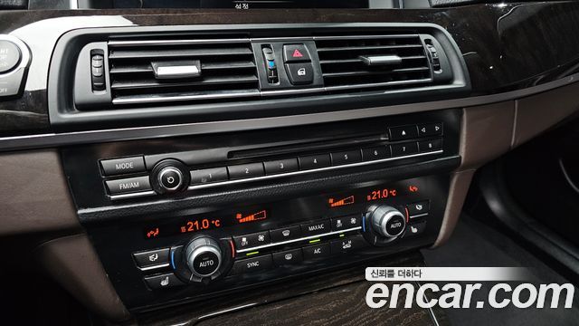BMW 5 Series (F10) 528i xDrive Aero Dynamic Special Edition 2016 — фото 16