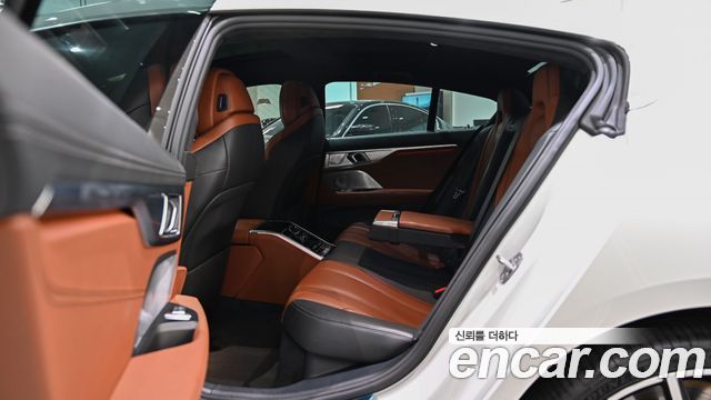 BMW 8 Series (G15) M850i xDrive Gran Coupe 2023 — фото 10