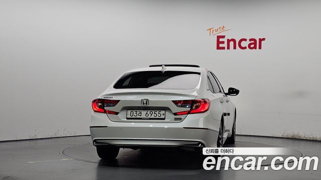 Honda Accord (X) 2.0 Hybrid Touring 2018 — фото 4