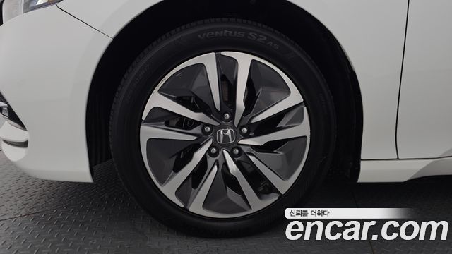 Honda Accord (X) 2.0 Hybrid Touring 2018 — фото 5
