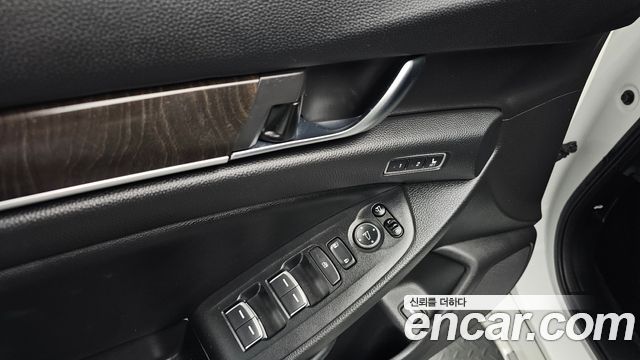 Honda Accord (X) 2.0 Hybrid Touring 2018 — фото 27