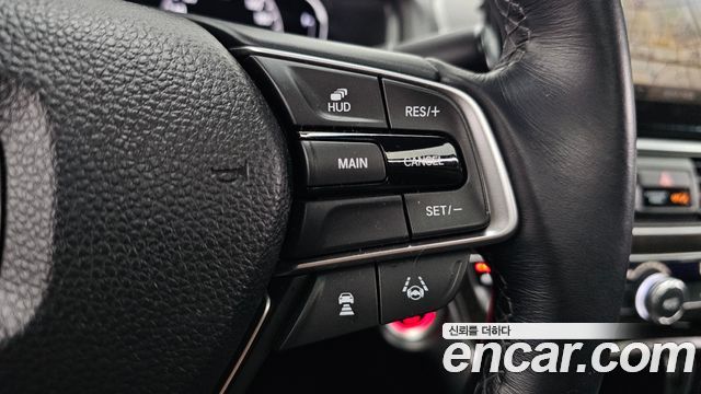 Honda Accord (X) 2.0 Hybrid Touring 2018 — фото 33