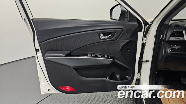 KG Mobility (SsangYong) Tivoli Armor Diesel VX 2WD 2019 — фото 24