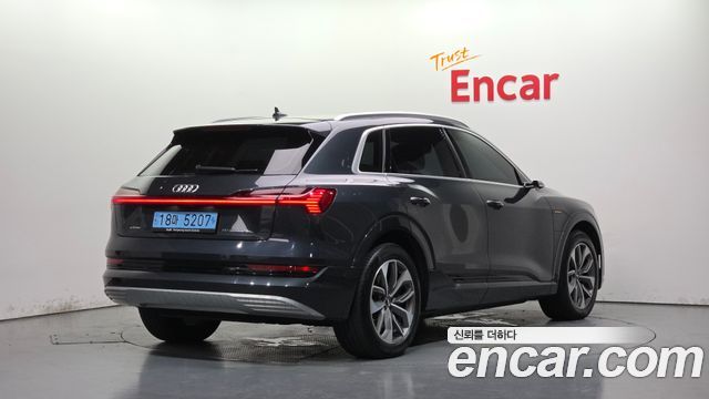 Audi e-tron 55 Quattro 2020 — фото 2