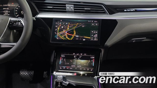 Audi e-tron 55 Quattro 2020 — фото 18
