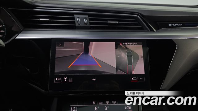 Audi e-tron 55 Quattro 2020 — фото 19