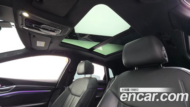 Audi e-tron 55 Quattro 2020 — фото 22