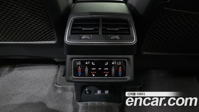 Audi e-tron 55 Quattro 2020 — фото 23