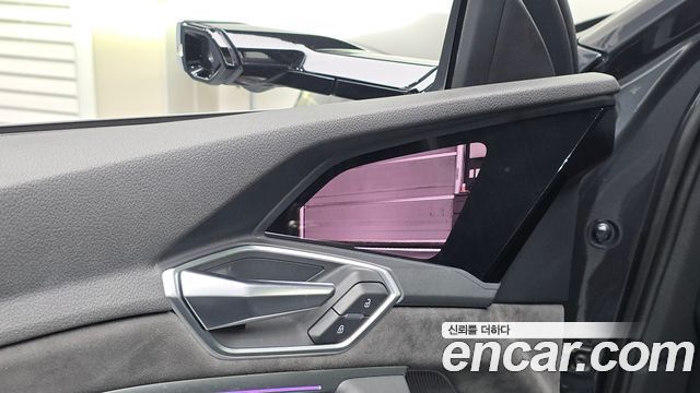 Audi e-tron 55 Quattro 2020 — фото 40