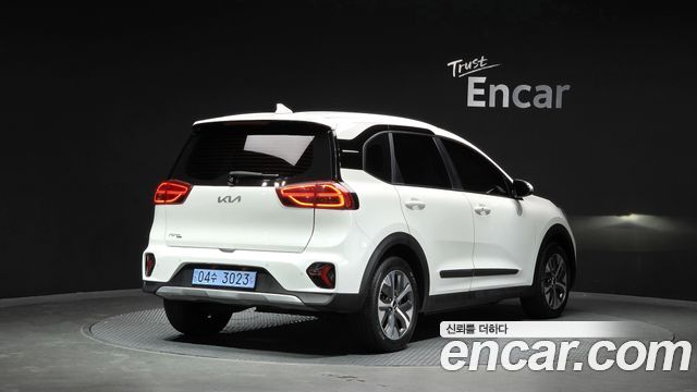Kia Niro Plus Earth 2023 — фото 2