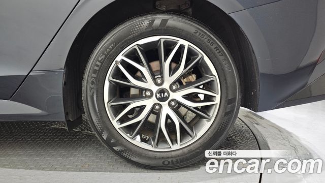 Kia K5 (III) 2.0 Noblesse 2020 — фото 21